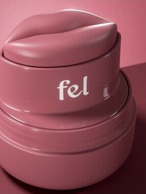 Fel Kissylips Cushy Shine Lip + Cheek Balm "Smoochy" (BEIGE NUDE)